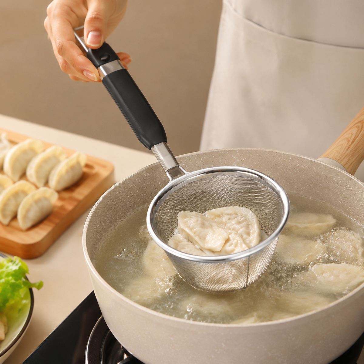 Stainless Steel Mesh Strainer with Non-Slip Handle, Deep Basket Skimmer for Dumplings, Noodles, Pasta, Kitchen Boiling & Blanching