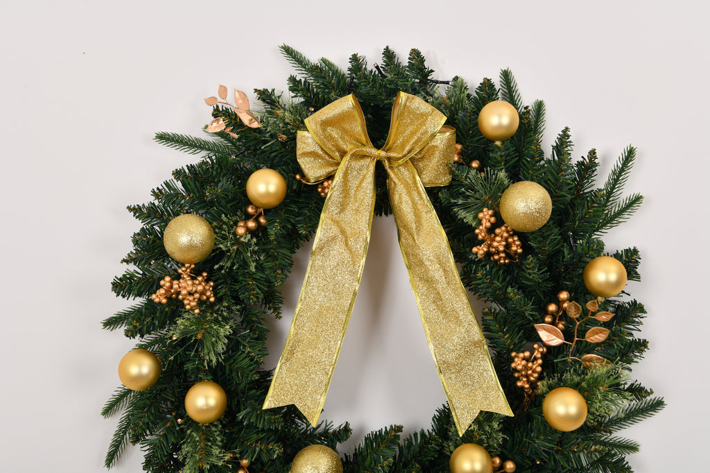 AEELLEEA-24in Pre-lit Artificial Christmas Wreath with Remote, 50 Warm LED Lights, 120 PVC Tips & Ornaments for Front Door, Gate & Wall Holiday Decor