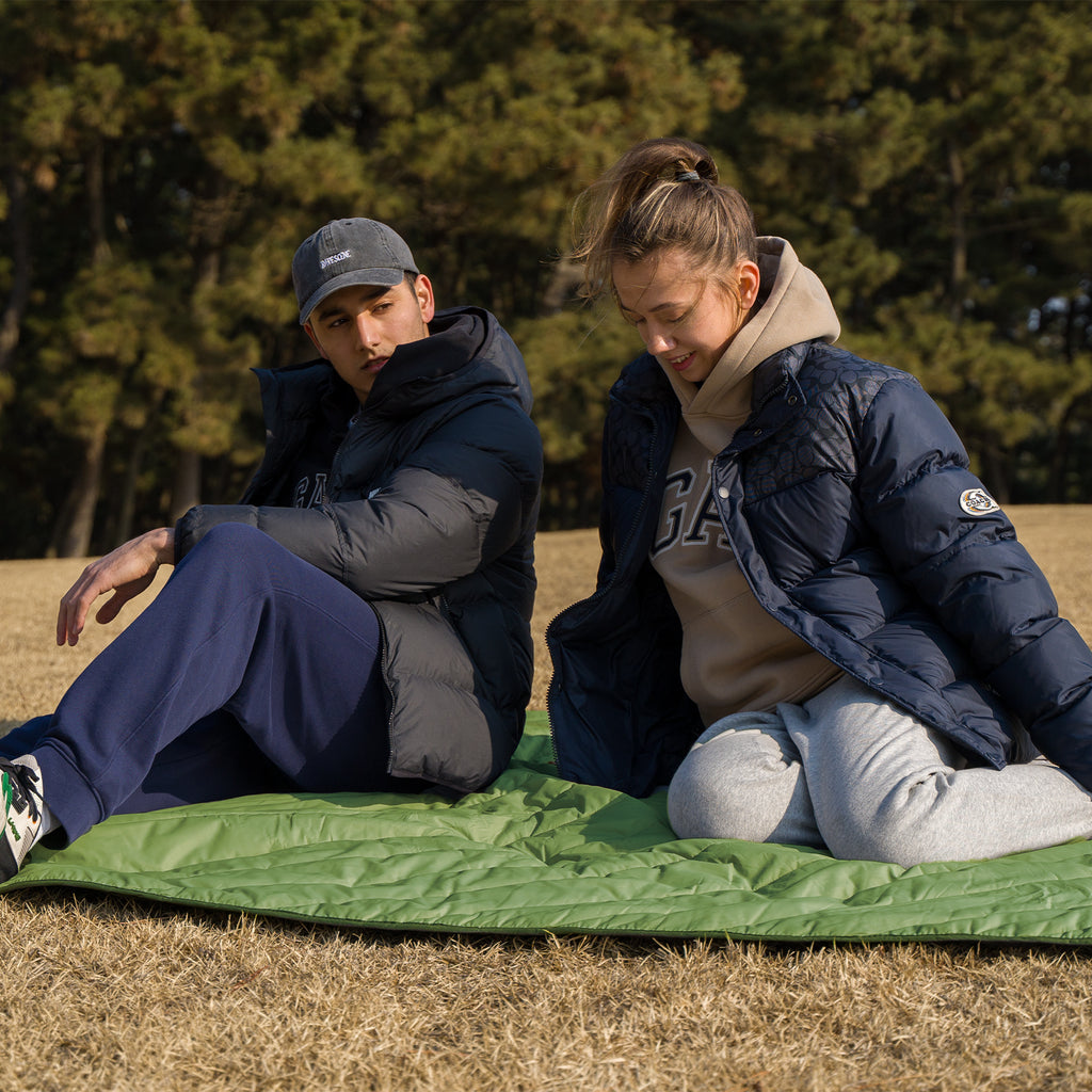 Ultralight Packable Outdoor Blanket – Water-Resistant Puffy Camping Blanket for Travel, Beach, Picnic & Stadium, Teal Green 72" x 56"
