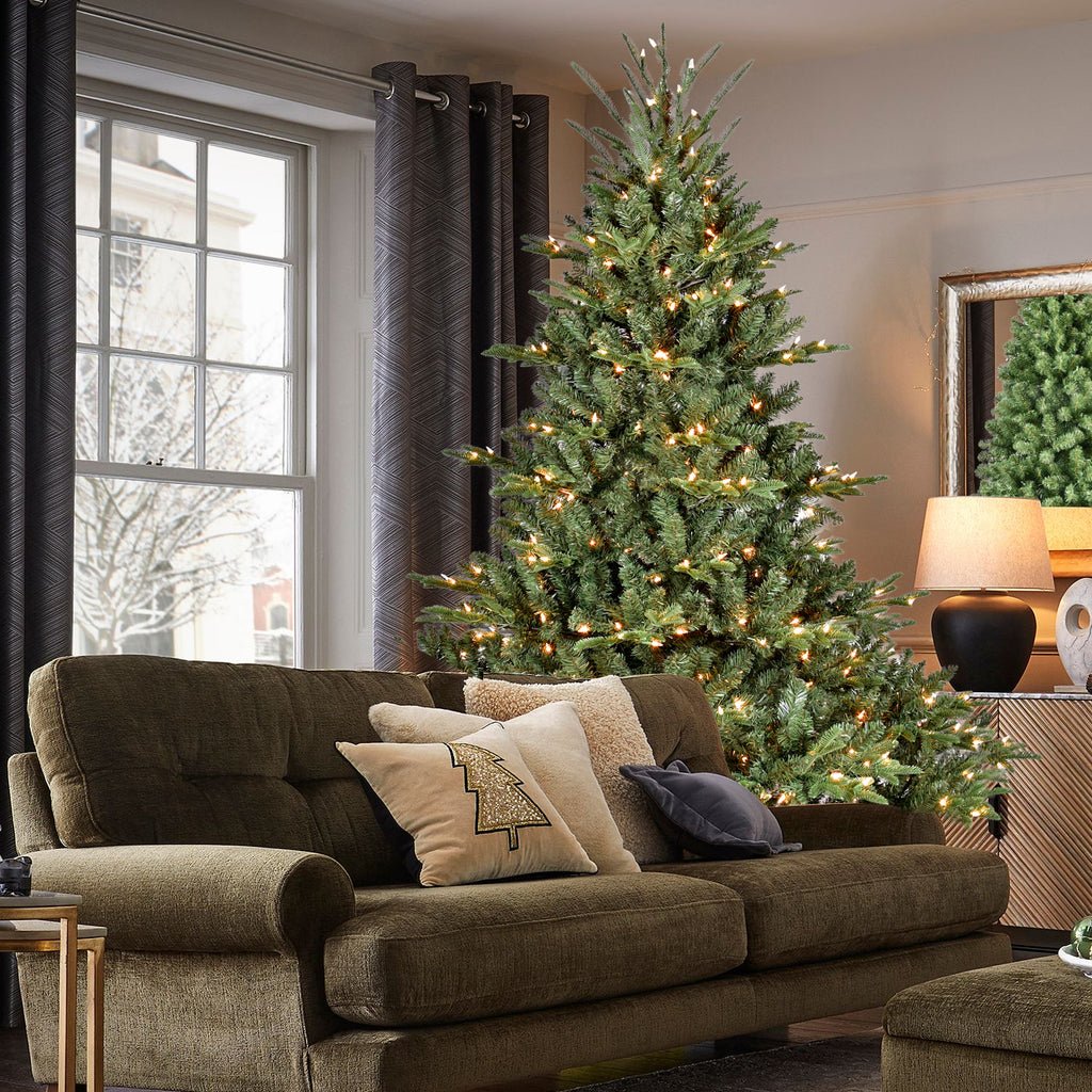 Natural-Looking Artificial Christmas Tree - Hinged Spruce Douglas Fir, PE+PVC Material, Christmas & New Year Party Decoration