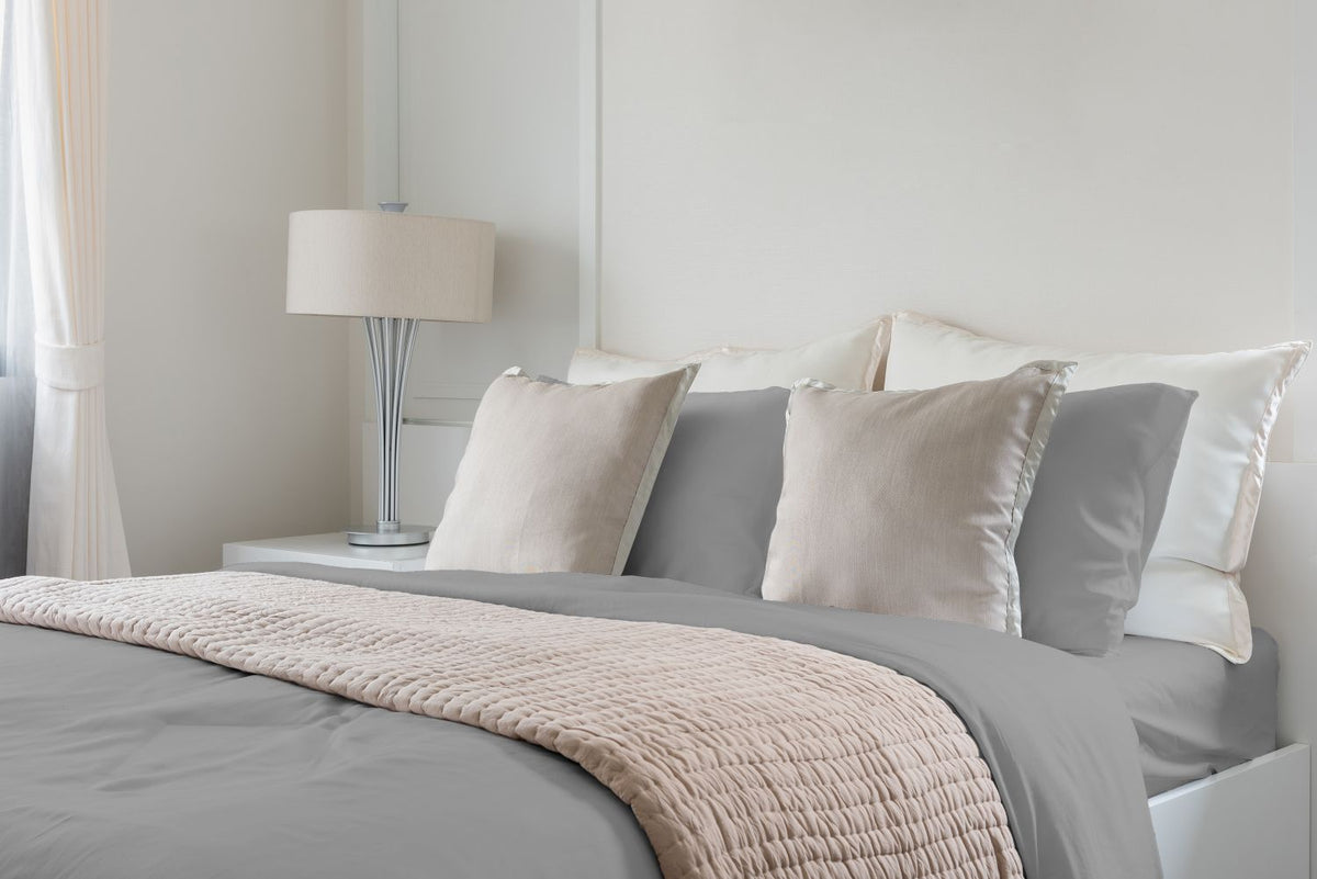 AEELLEEA Queen 4-Piece 100% Viscose Derived from Bamboo Sheet Set, 300 Thread Count, OEKO-TEX Certified, Silver Gray