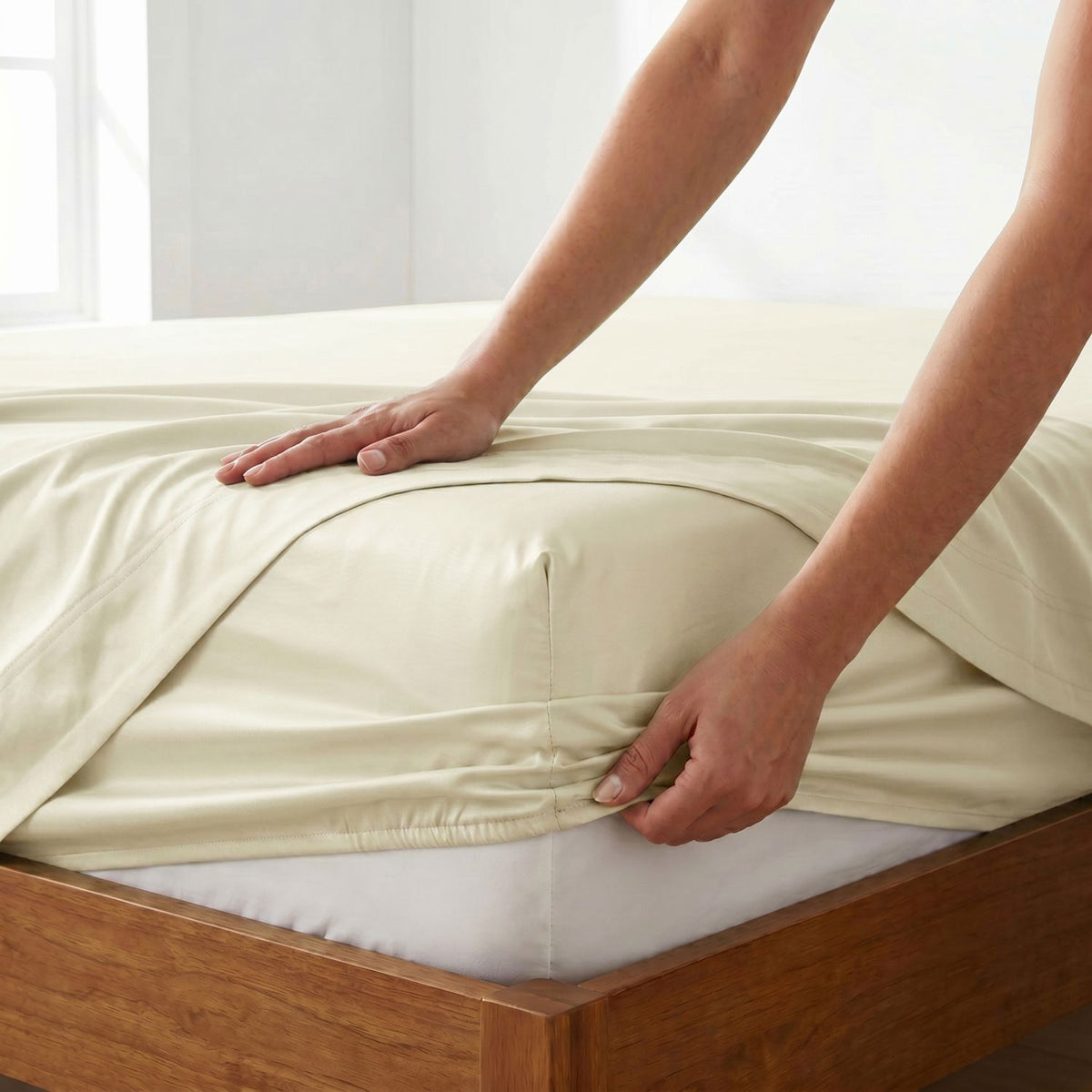 AEELLEEA 4-Piece Queen TENCEL Lyocell Sheet Set, 320 Thread Count, Deep Pocket, OEKO-TEX Certified, Cream