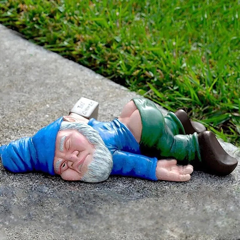 Funny Drunk Garden Gnome Statue, Naughty Passed‑Out Dwarf Figurine, Resin Outdoor Yard Lawn Patio Ornament, Whimsical Home Desk Decor, Novelty Gag Gift for Garden Lovers