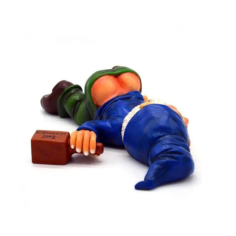 Funny Drunk Garden Gnome Statue, Naughty Passed‑Out Dwarf Figurine, Resin Outdoor Yard Lawn Patio Ornament, Whimsical Home Desk Decor, Novelty Gag Gift for Garden Lovers