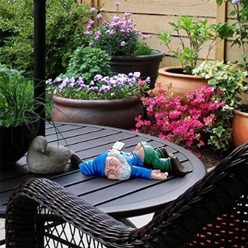 Funny Drunk Garden Gnome Statue, Naughty Passed‑Out Dwarf Figurine, Resin Outdoor Yard Lawn Patio Ornament, Whimsical Home Desk Decor, Novelty Gag Gift for Garden Lovers