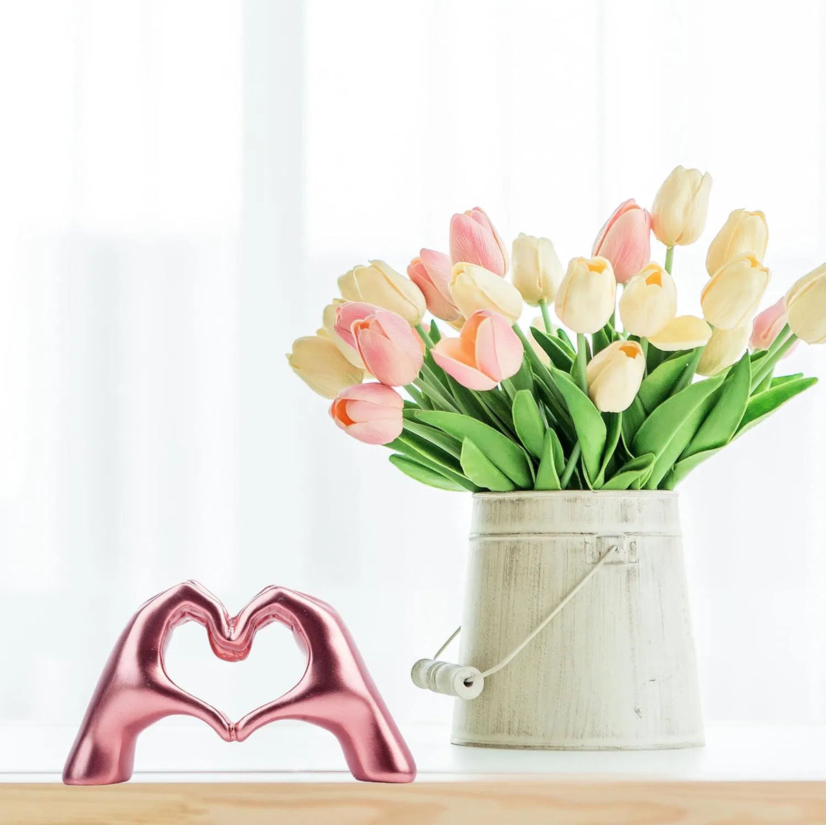 Rose Gold Heart Hands Sculpture Decor, Modern Love Gesture Statue, Small Ceramic Tabletop Figurine for Shelf Coffee Table, Romantic Gift for Wedding, Anniversary & Valentine’s Day