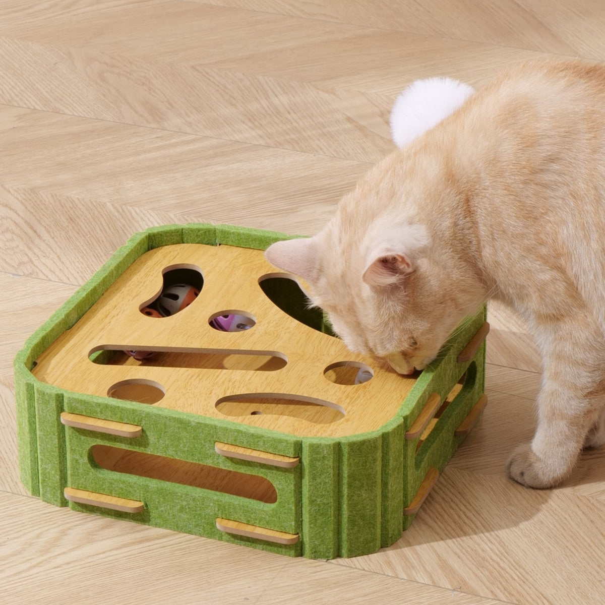 AEELLEEA Interactive Cat Toy Box, Cat Scratcher Puzzle Box with Rolling Balls and Spring Teaser, Felt Sisal Toy for Indoor Cats