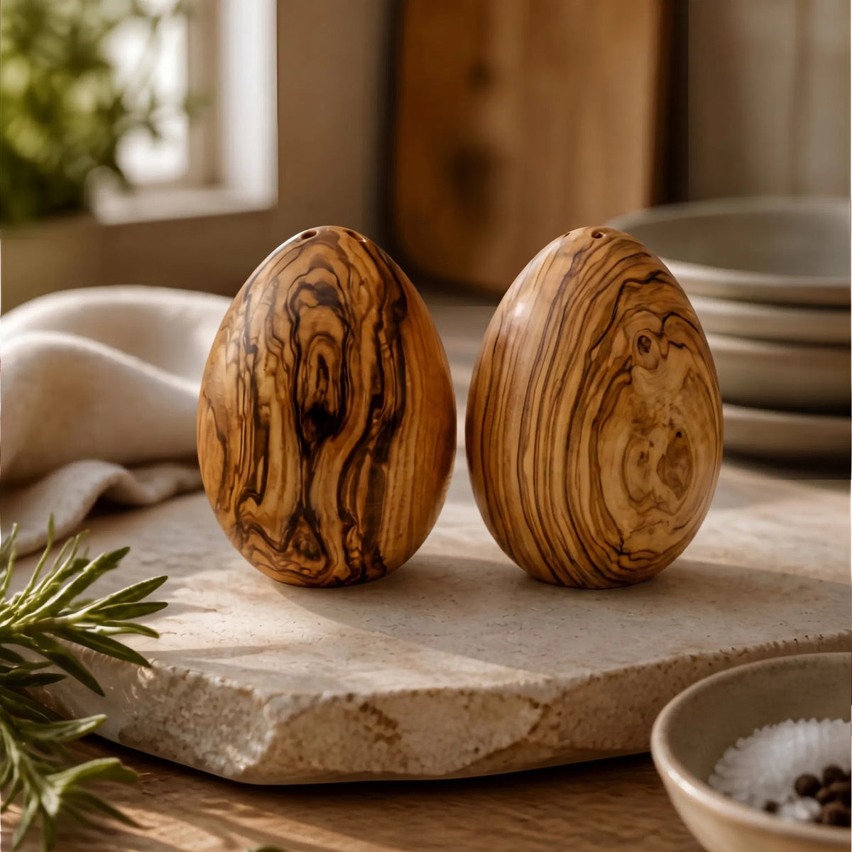 Olive Wood Egg-Shaped Salt & Pepper Shaker Set, Hand-Carved Natural Wood, Bottom Fill, Rustic Farmhouse Kitchen Decor, Set of 2