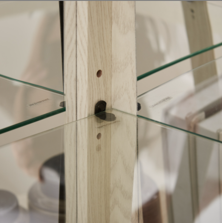 AEELLEEA Hexagonal Glass Curio Cabinet, Adjustable Tempered Glass Shelves, Mirrored Back, Magnetic Doors, Antique White