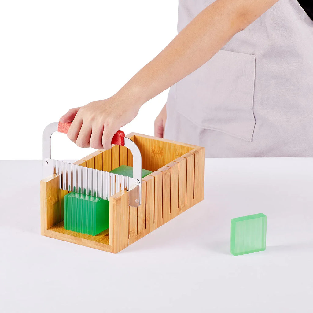 AEELLEEA DIY Soap Making Kit, Bamboo Soap Cutter Box with Silicone Loaf Mold, Stainless Steel Cutting Tools, Handmade Soap Making Supplies Set for Soap Crafting