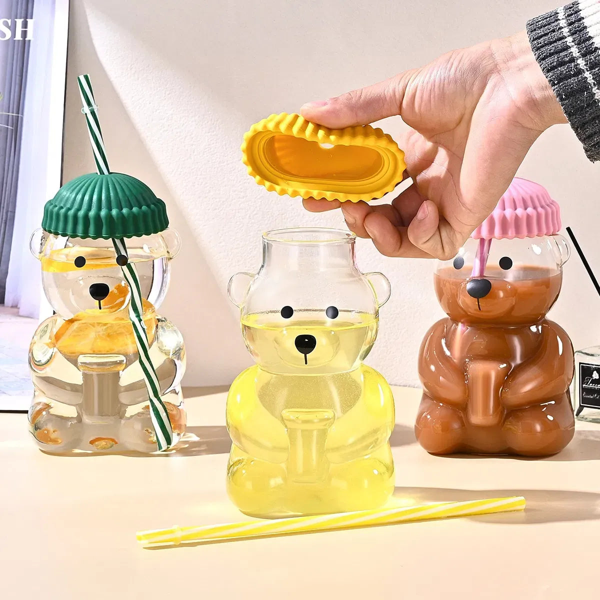 Cute Bear Glass Tumbler with Lid and Straw, 20oz Clear Cartoon Drinking Cup, Kawaii Water Bottle for Girls Party Home Office