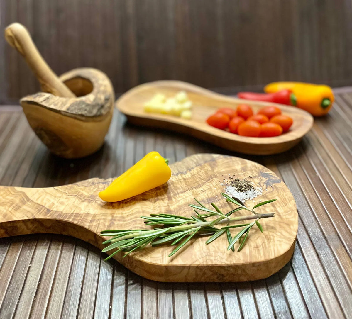 AEELLEEA Olive Wood Kitchen Utensil Set 25-Piece Handcrafted Mediterranean Cutting Board Mortar and Pestle Cooking Dining Serving Tabletop