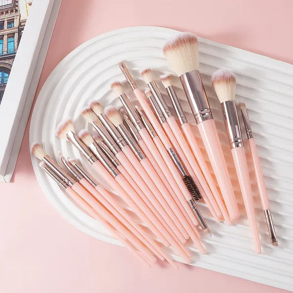 Aeelleea 25Pcs Professional Makeup Brush Set, Soft Synthetic Brushes for Foundation Powder Eyeshadow, Pink & Black Optional for Daily Makeup