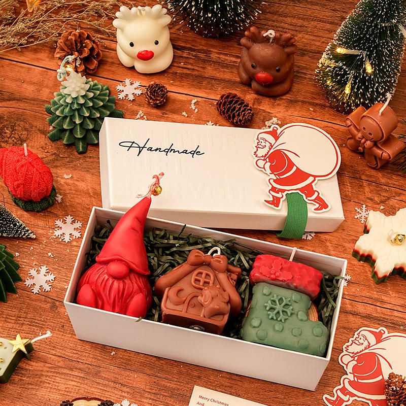 Aeelleea Christmas Soy Candle Gift Set in Holiday-Themed Box