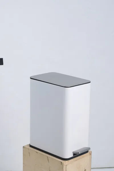 Stainless Steel 10L Kitchen Step Trash Can, Soft Close Lid, Fingerprint Resistant, Removable Inner Bucket for Home